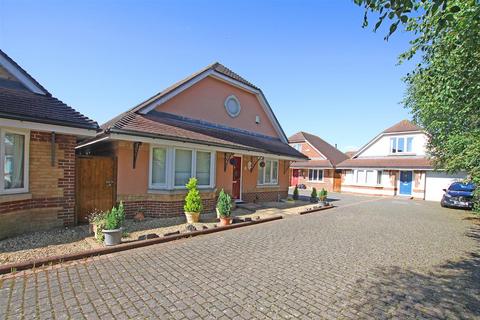 4 bedroom detached house for sale, Orchard Walk, Bournemouth