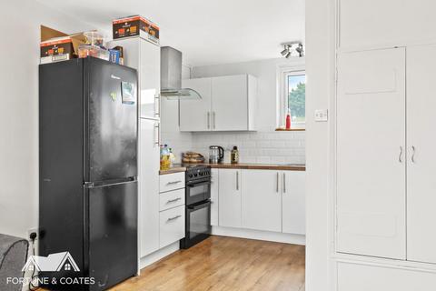 88 Five Acres, Harlow, CM18 6XA