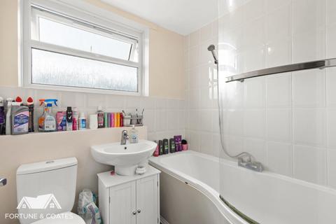 88 Five Acres, Harlow, CM18 6XA