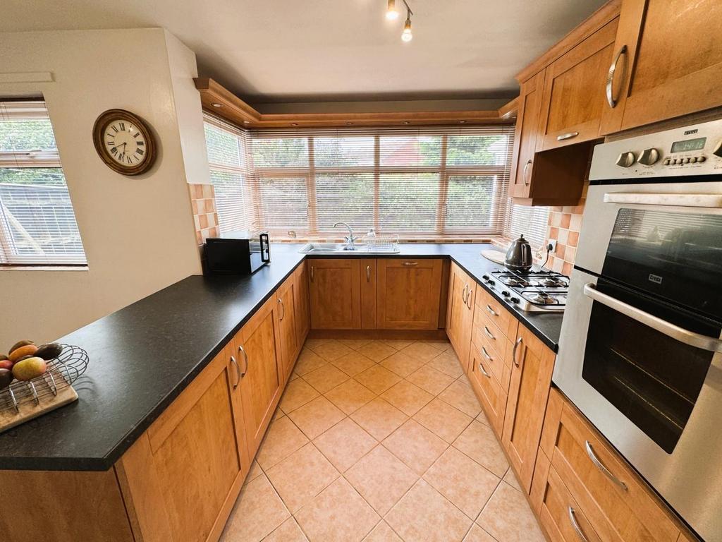 Kitchen (2)