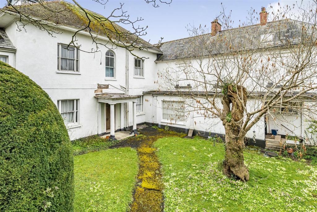 Blundells Road, Tiverton 8 bed semidetached house for sale £650,000