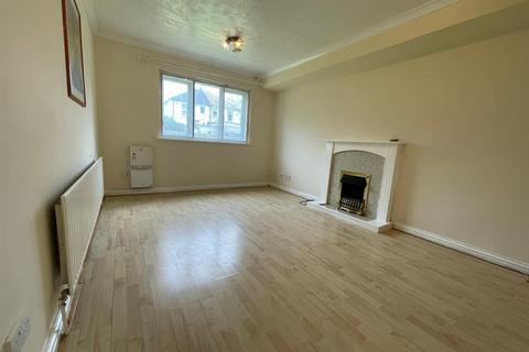 2 bedroom apartment to rent, Siddeley Drive, Hounslow TW4