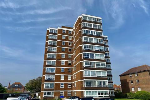 2 bedroom flat to rent, West Parade, Worthing