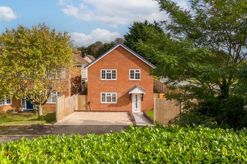 3 bedroom detached house for sale, The Spiert, Aylesbury HP17