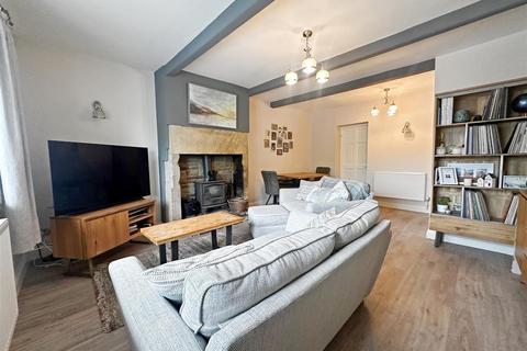 2 bedroom house for sale, Burrwood Terrace, Holywell Green, Halifax