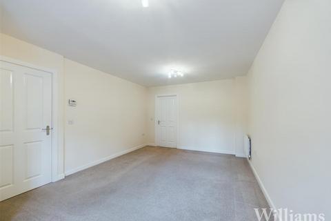 3 bedroom semi-detached house for sale, Averdal Drive, Aylesbury HP18