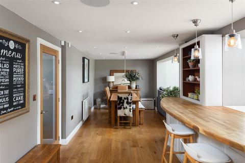 3 Sherbourne Drive, Leeds, LS6 4QX