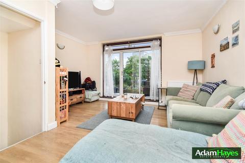 3 bedroom apartment to rent, Station Road, Finchley Central N3