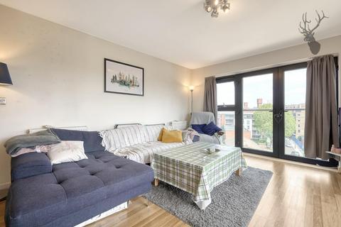 3 bedroom flat for sale, Windsor Court, Bow