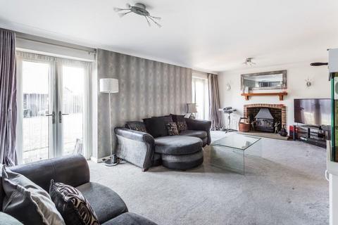 31 The Glade, Fetcham, Leatherhead, KT22 9TB