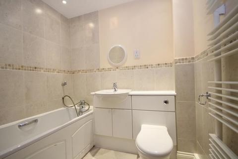 2 bedroom apartment for sale, GUILDFORD ROAD, GREAT BOOKHAM, KT23