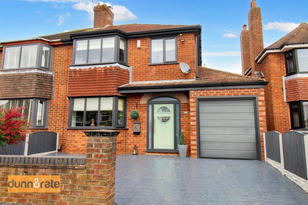Derek Drive, StokeOnTrent ST1 3 bed semidetached house for sale £