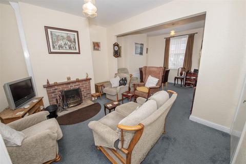 4 bedroom terraced house for sale, 40 Priestgate, Nafferton, Driffield, YO25 4LR