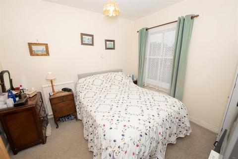 4 bedroom terraced house for sale, 40 Priestgate, Nafferton, Driffield, YO25 4LR