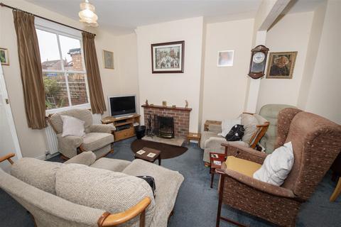 4 bedroom terraced house for sale, 40 Priestgate, Nafferton, Driffield, YO25 4LR