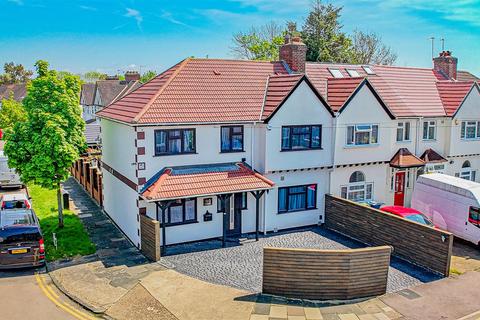 4 bedroom end of terrace house for sale, Bishop Ken Road, Harrow, HA3