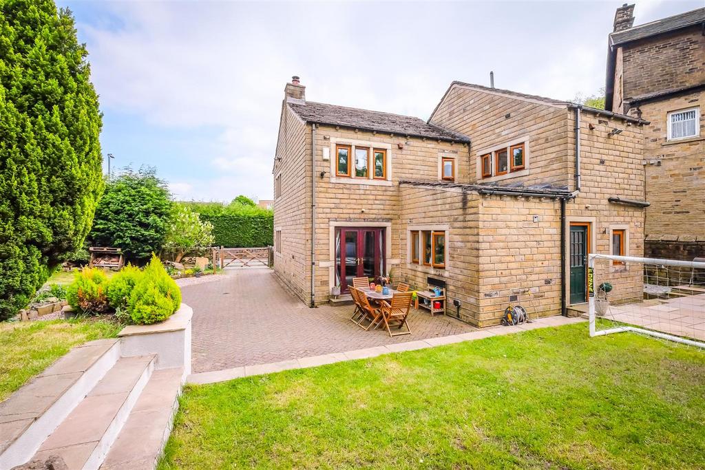 Weatherhill Road, Lindley, 4 bed detached house for sale £399,950
