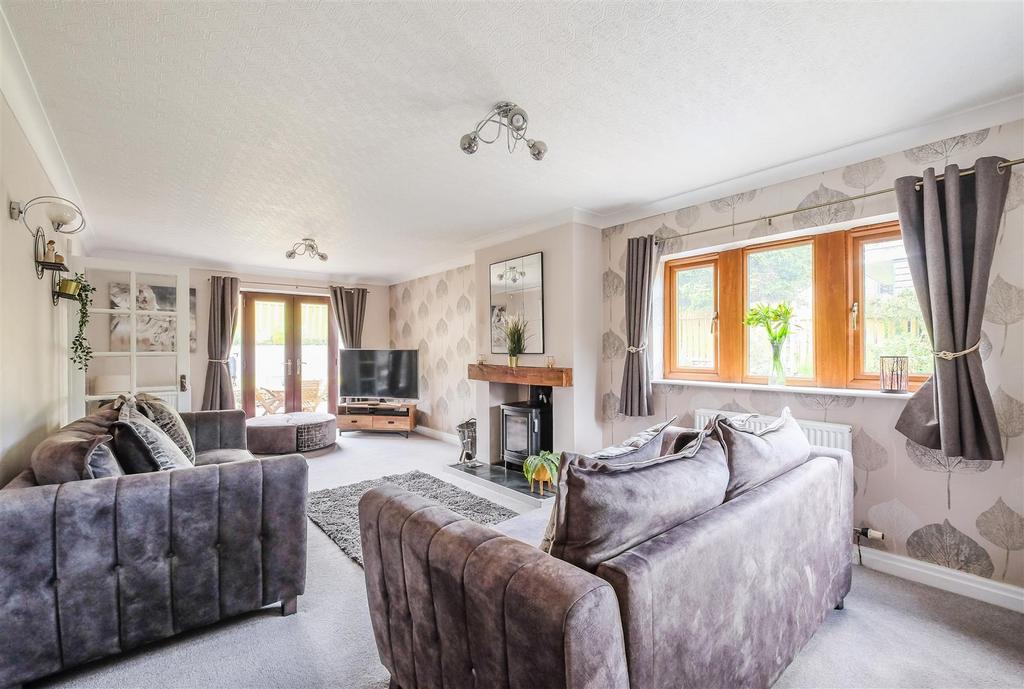 Weatherhill Road, Lindley, 4 bed detached house for sale £399,950