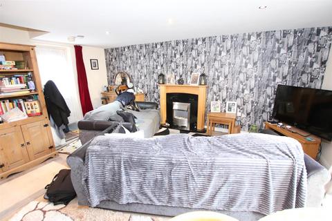 3 bedroom semi-detached house for sale, Victoria Road, Bradford