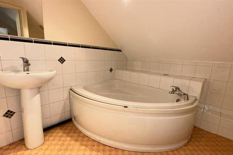 50b Victoria Road, Bradford, BD2 2DJ