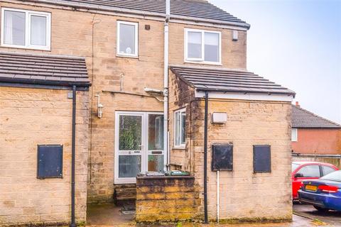 3 bedroom end of terrace house for sale, Heather Court, Salendine Nook, HD3