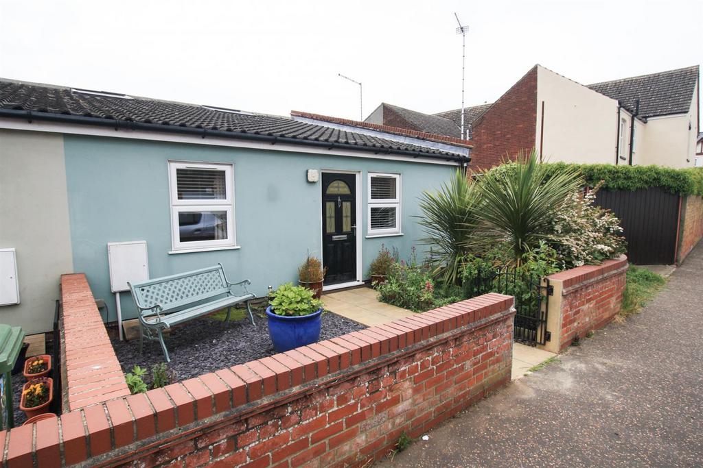 Sussex Road, Gorleston, Great Yarmouth 2 bed bungalow to rent £795