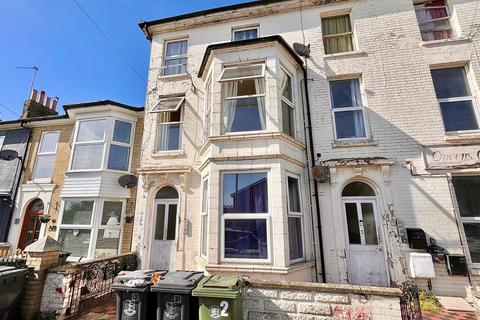 1 bedroom flat for sale, Queens Road, Great Yarmouth