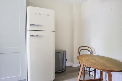 2 bedroom flat to rent, Harpenden AL5