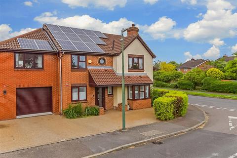 4 bedroom detached house for sale, The Weavers, Maidstone, Kent