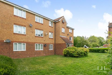 35 Latimer Drive, Hornchurch, RM12 6TN