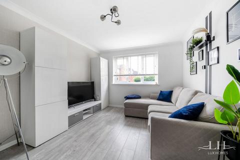 35 Latimer Drive, Hornchurch, RM12 6TN