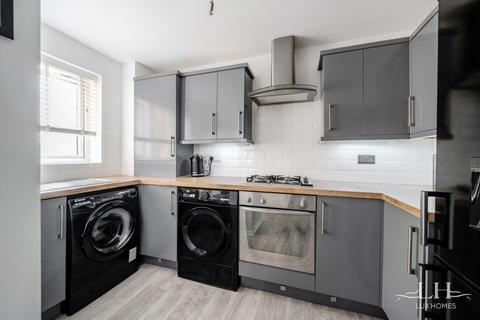 35 Latimer Drive, Hornchurch, RM12 6TN