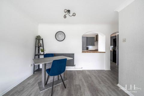 35 Latimer Drive, Hornchurch, RM12 6TN