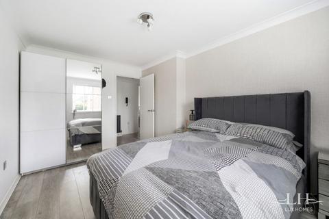 35 Latimer Drive, Hornchurch, RM12 6TN