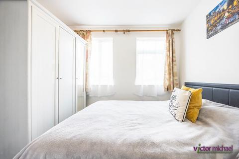 1 bedroom apartment to rent, Harper Road, London,  E6