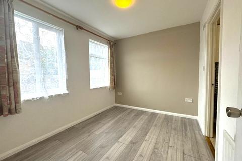 1 bedroom flat to rent, Harper Road, London,  E6
