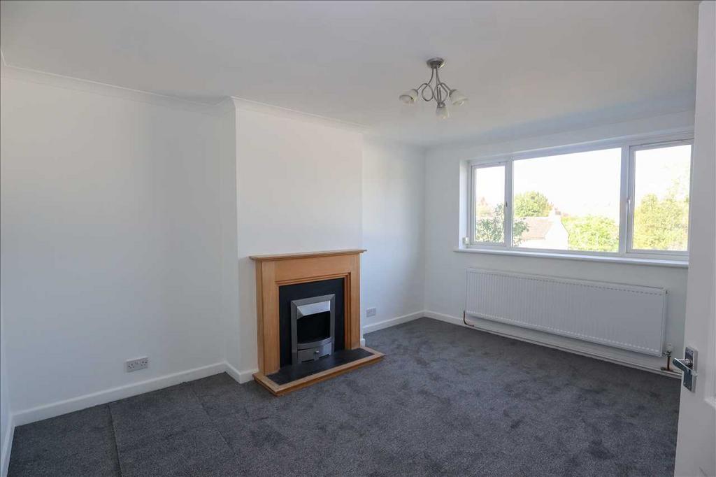 Northdown Court, Oxted Road 2 bed to rent £1,500 pcm (£346 pw)
