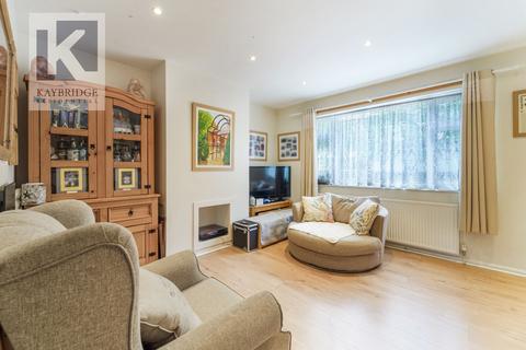 130 Phipps Bridge Road, London, SW19 2SU