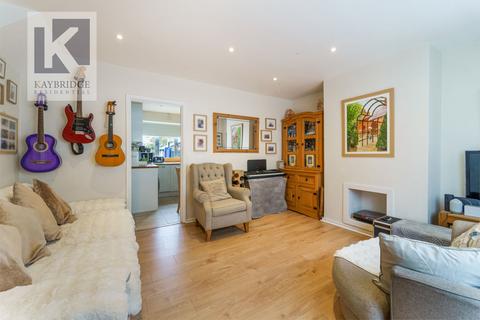 130 Phipps Bridge Road, London, SW19 2SU