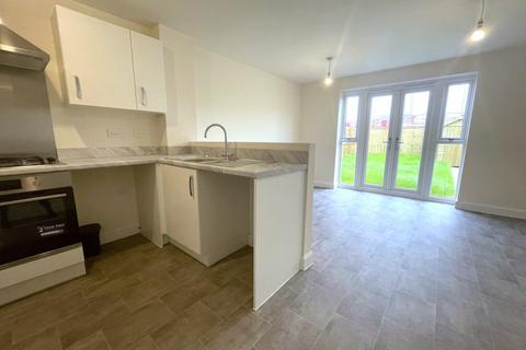4 bedroom semi-detached house to rent, Longwall Drive, Ince