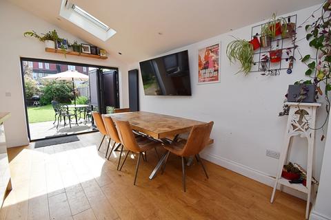 4 Brookhouse Gardens, London, E4 6LZ