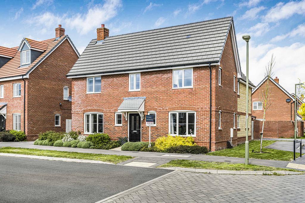 Sorrel Crescent, Didcot, OX11 4 bed detached house for sale £610,000