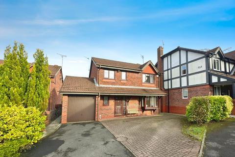 4 bedroom detached house for sale, Bellerby Close, Whitefield, M45