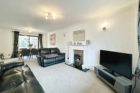 4 bedroom detached house for sale, Bellerby Close, Whitefield, M45