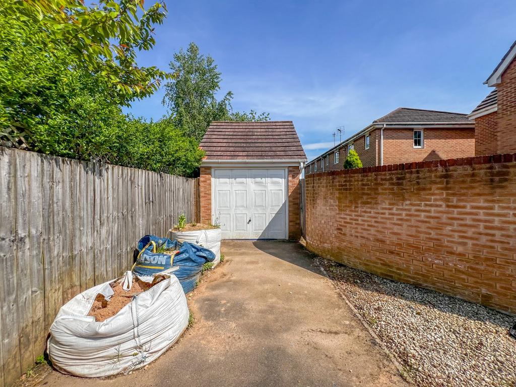 Garage/Parking
