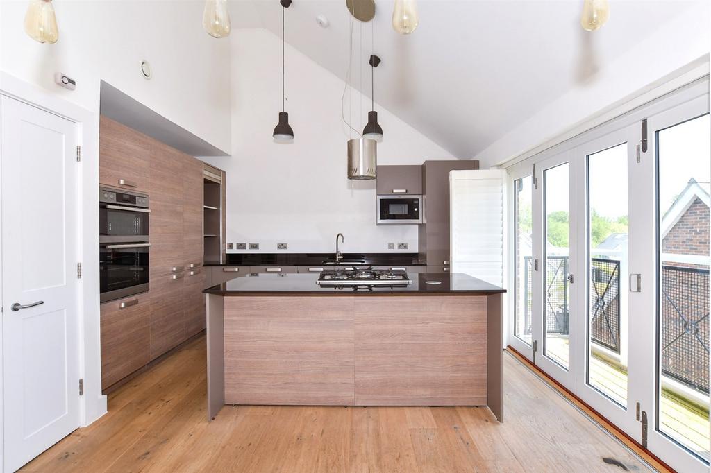 Kitchen/Dining Area