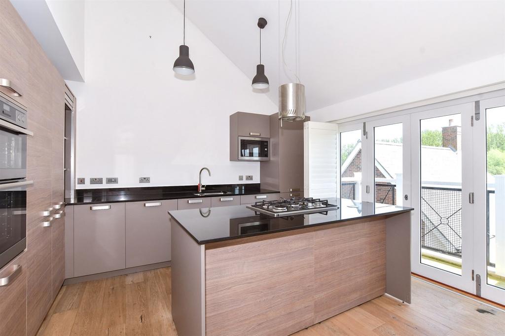 Kitchen/Dining Area