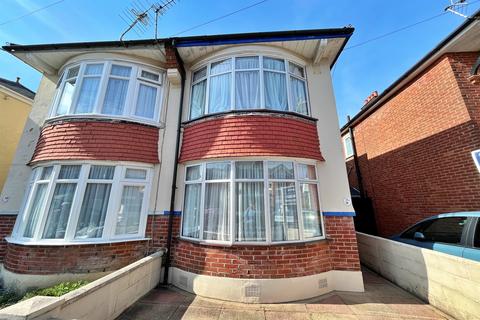 28a Leaphill Road, Bournemouth, BH7 6LU