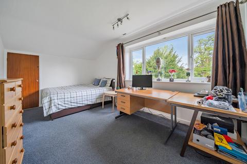 7 Plaxtol Close, Bromley, BR1 3AU