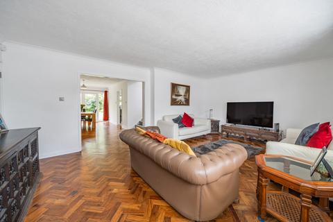 7 Plaxtol Close, Bromley, BR1 3AU